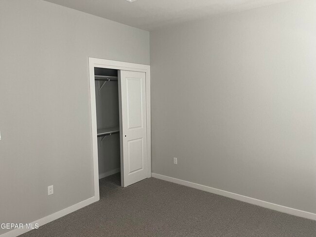 Building Photo - 553 Osier Dr