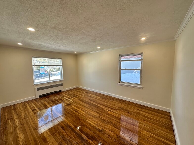 Building Photo - 186 Summit Ave