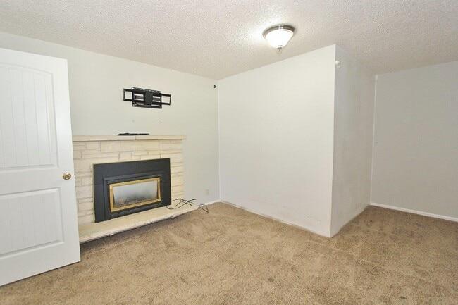 Building Photo - 3873 N Manchester St