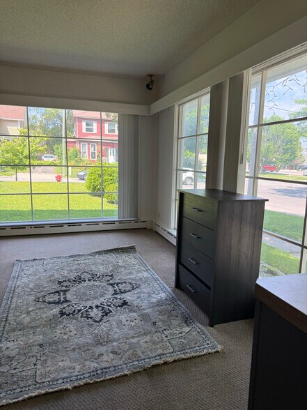 Building Photo - 83 Greenbush St