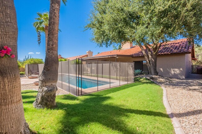 Building Photo - Scottsdale Ranch - Three Bedrooms and POOL!