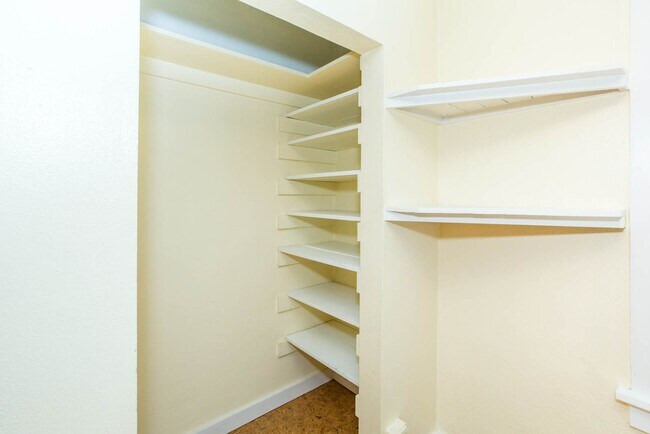 Building Photo - Great 1 bed, 1 bath home