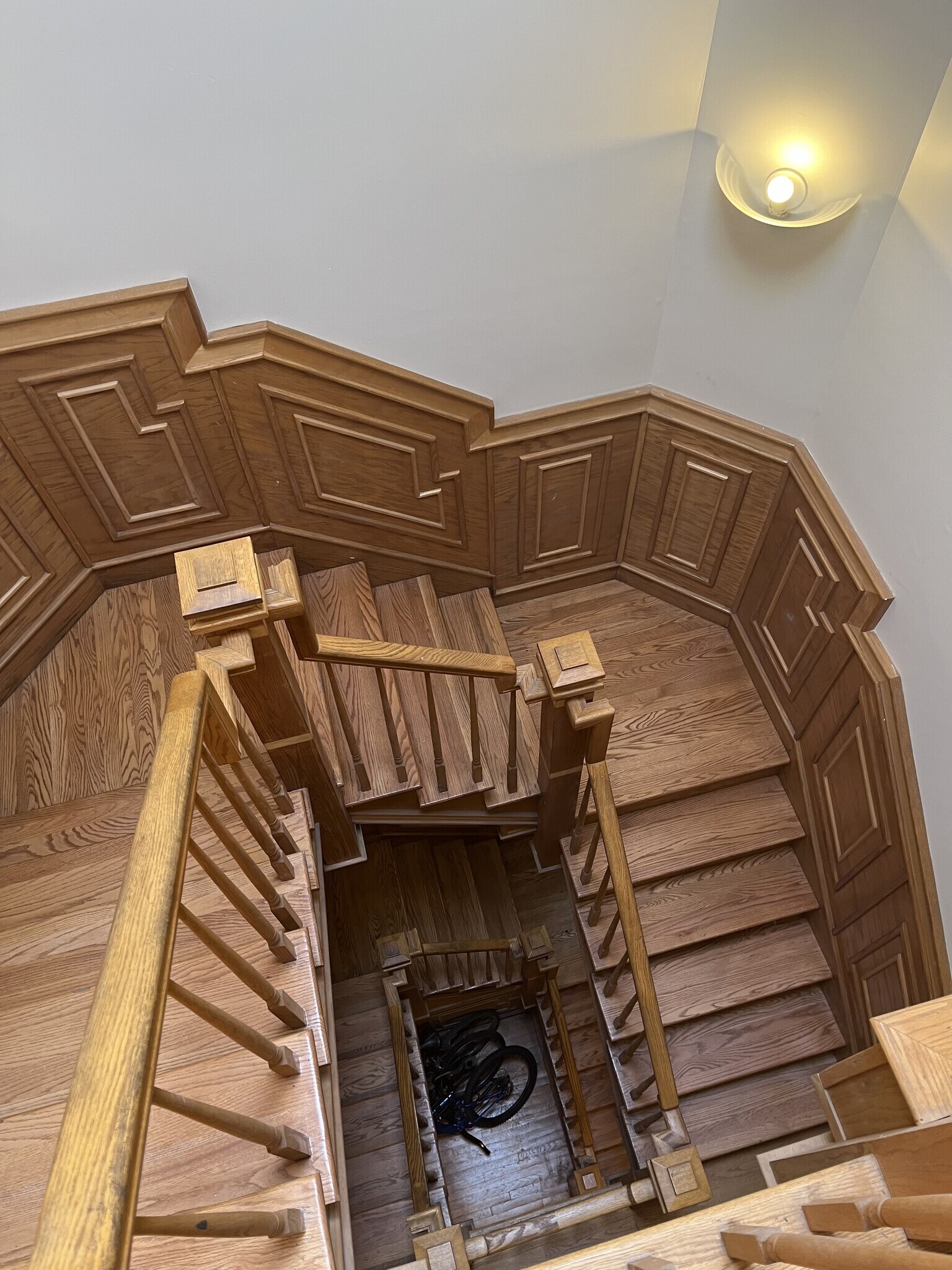 Building Photo - 1162 W Grand Ave