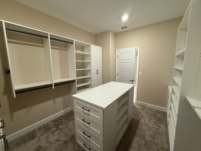 Building Photo - Newer Home in Tthe Northlake Community