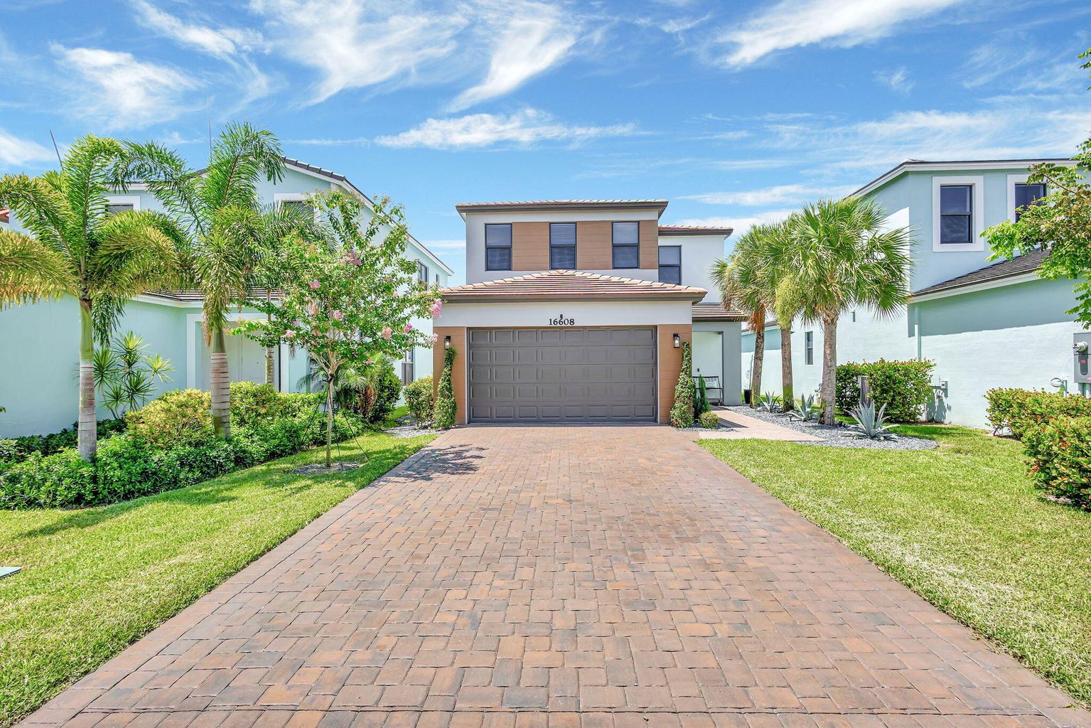 Building Photo - 16608 Cove Rd