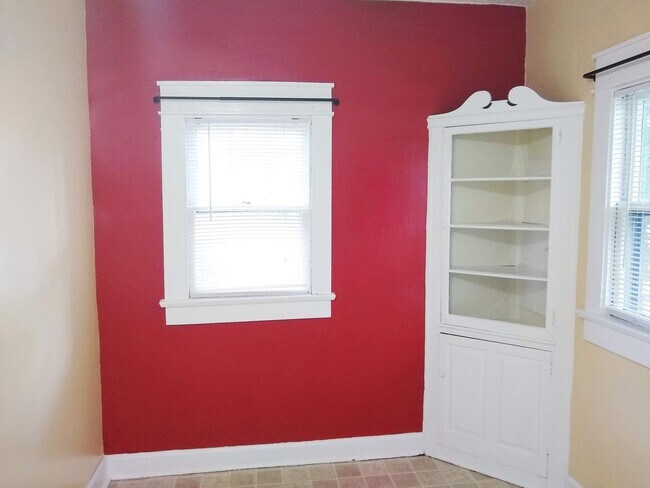 Building Photo - 211 N Grant St