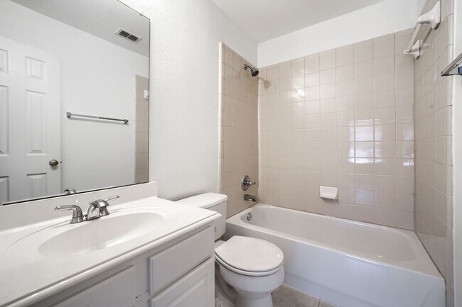 Building Photo - 812 Brookwater Dr