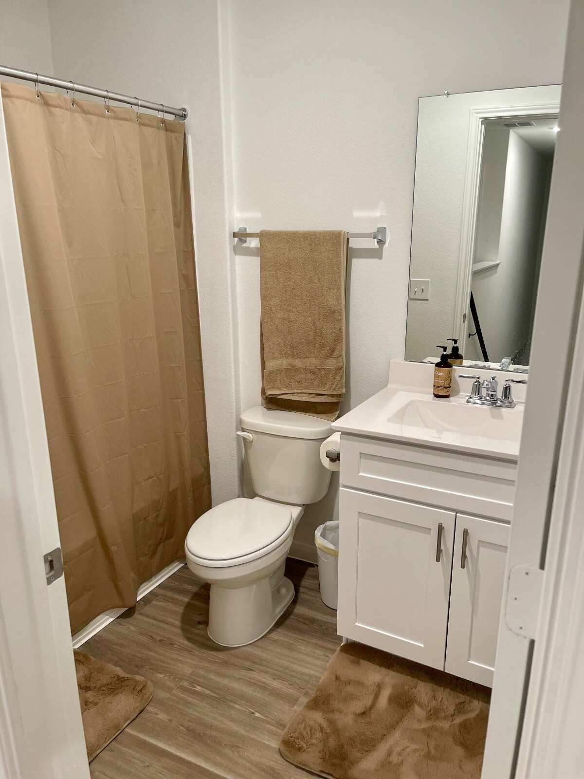 Guest bathroom - 7314 Madison Commons Ln