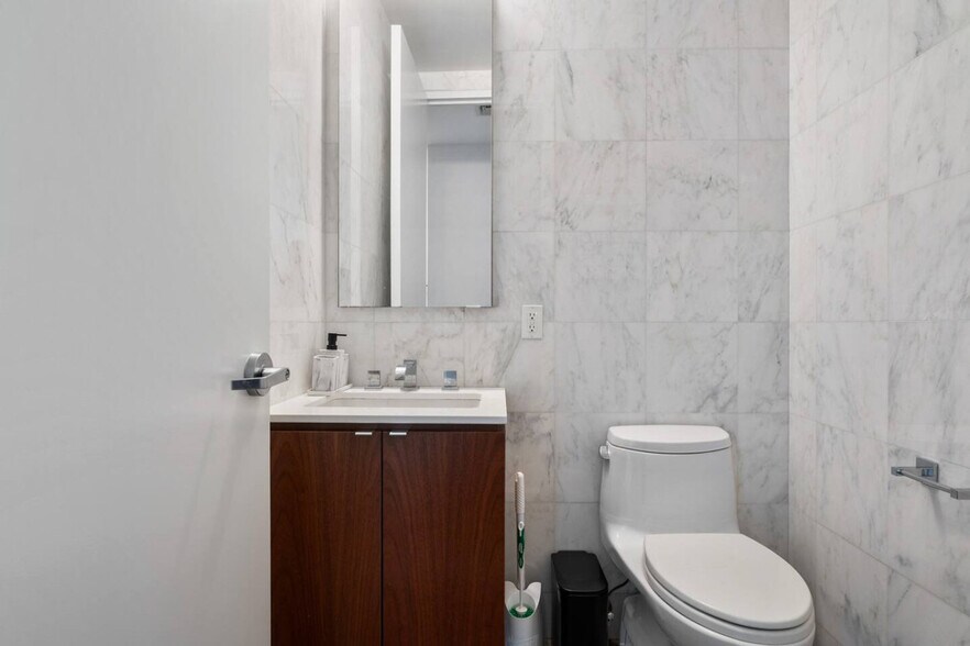 Building Photo - 147 Lexington Ave