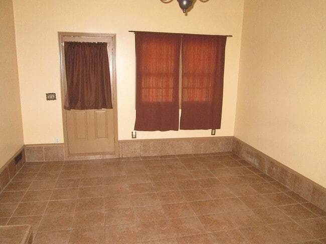 Building Photo - One level living!