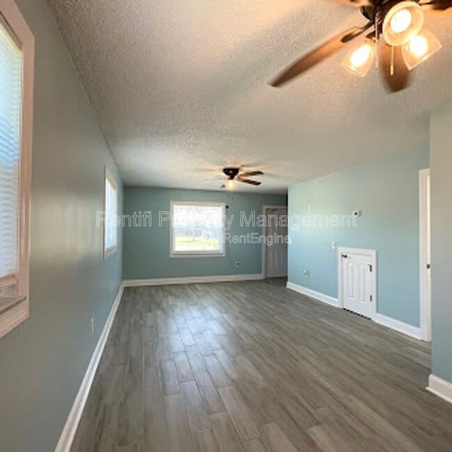 Building Photo - 17325 Whitewater Ct