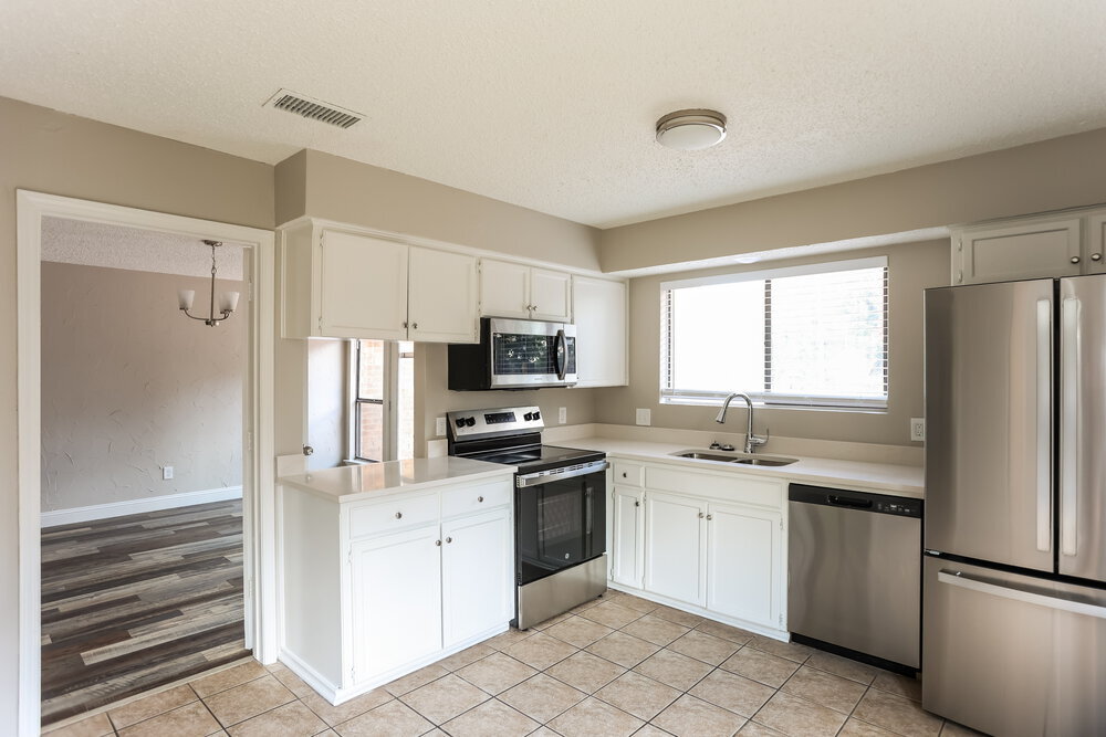 Building Photo - 5303 Oak Springs Dr