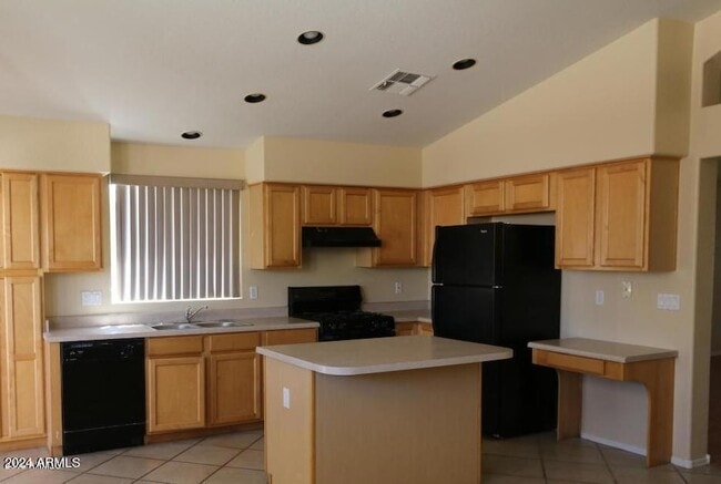 Building Photo - 814 W Morelos St