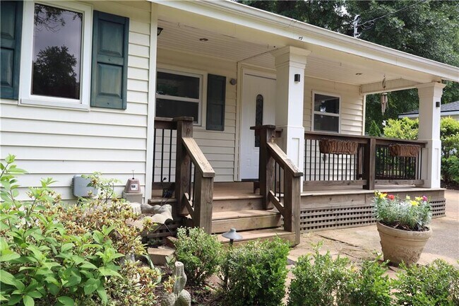 Building Photo - 3432 Gilleland Cir