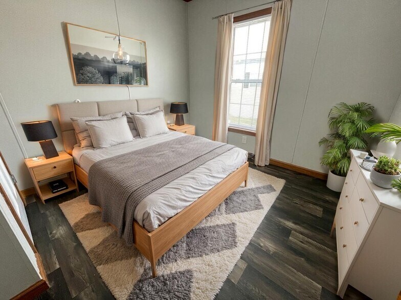 Building Photo - 38031 Leverette Ave