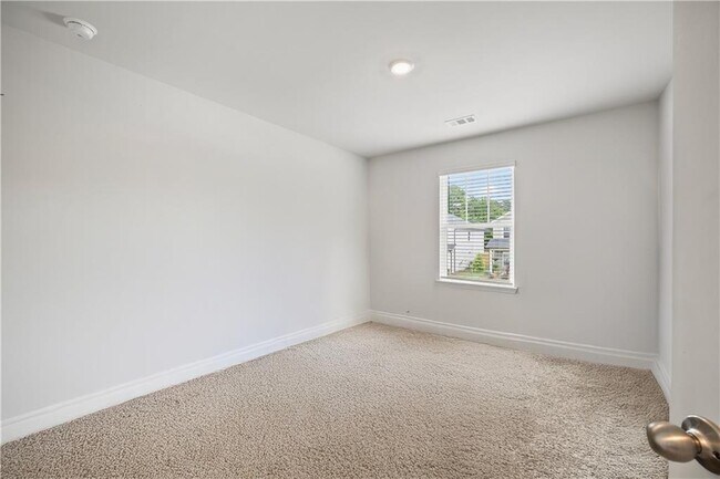 Building Photo - 107 Meander Dr