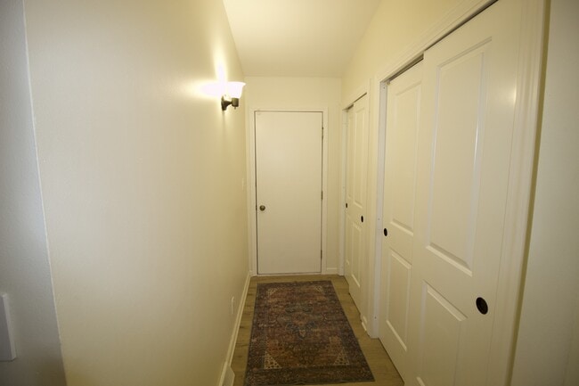 Building Photo - 2812 Stonebridge Dr