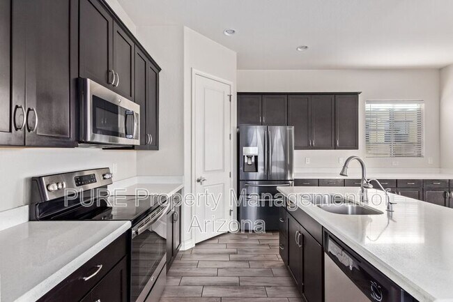 Building Photo - 2902 E Ebony Dr