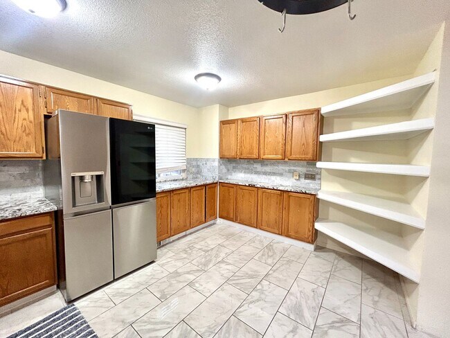 Building Photo - Looking for a Quality tenant who Appreciates a Gourmet Kitchen