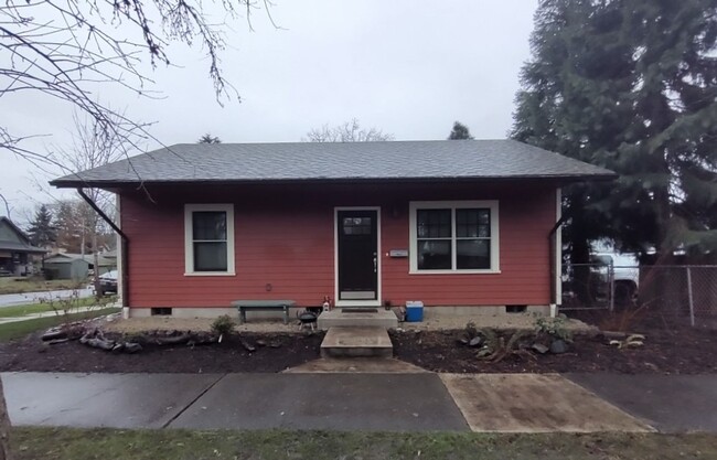 Building Photo - Cute Two-Bedroom Home In Springfield!