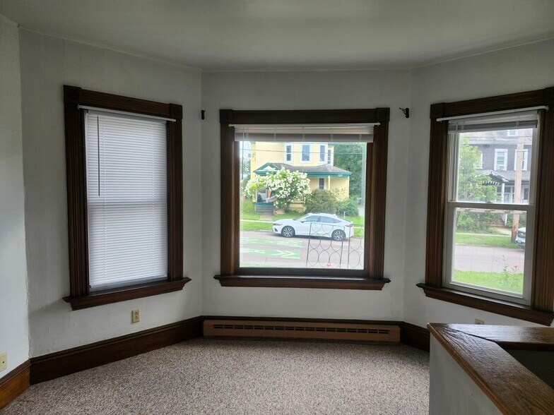 Living Room - 130 Loomis St