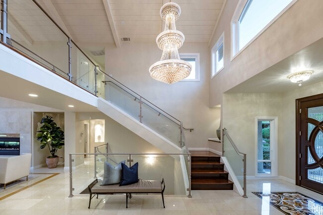 Building Photo - Meticulously Upgraded Los Altos Estate on Over an Acre