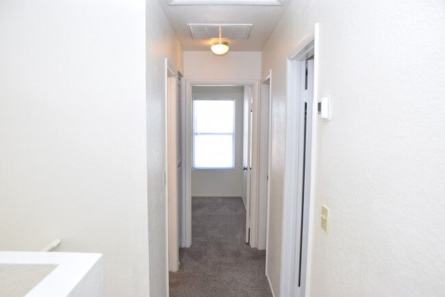 Building Photo - NORTHWEST - 2 STORY HOME - 4 BEDROOMS