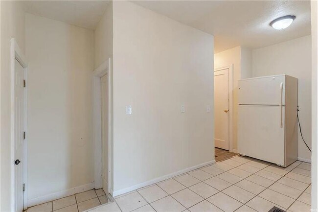 Building Photo - 836 Negley Ave