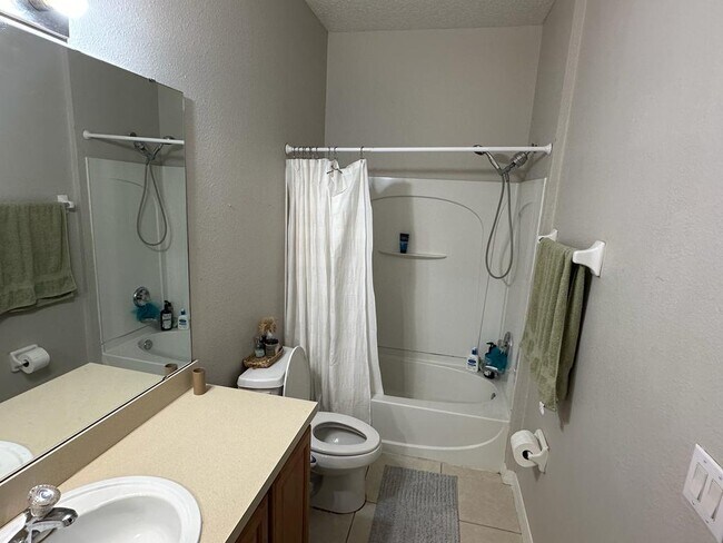 Building Photo - 1621 Little Gem Loop