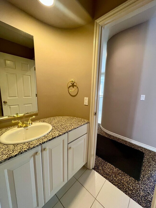 Building Photo - Beautiful 3-Bed 3-Bath home on Semiahmoo G...