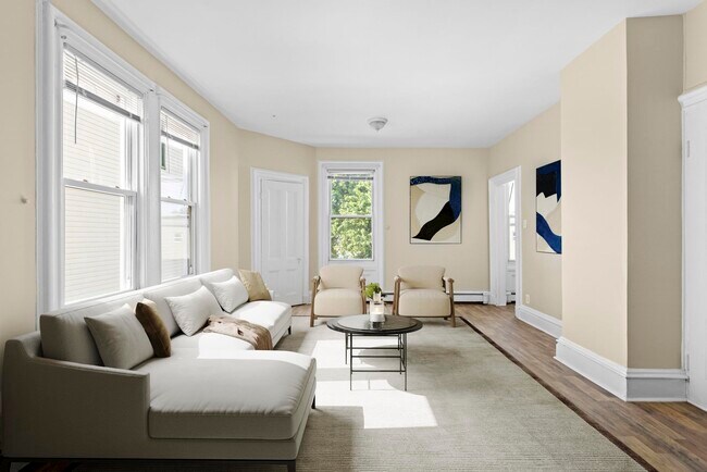Primary Photo - 17 Linden St