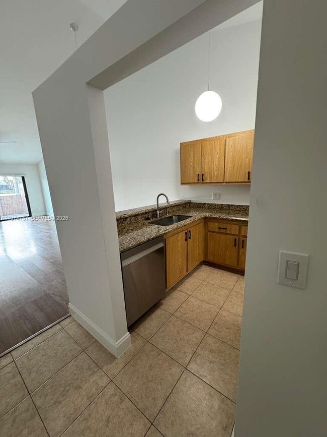 Building Photo - 5763 N Park Rd