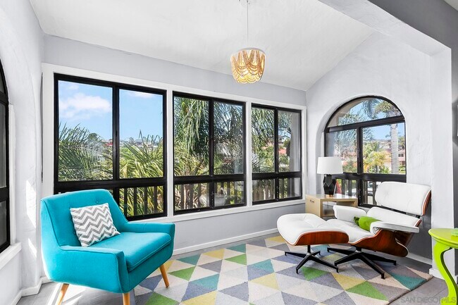 Building Photo - 2510 Clairemont Dr