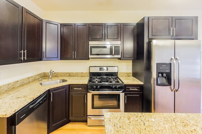 Building Photo - 1541 Ogden St