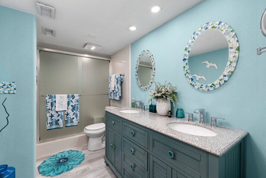 Building Photo - 134 E Huisache St