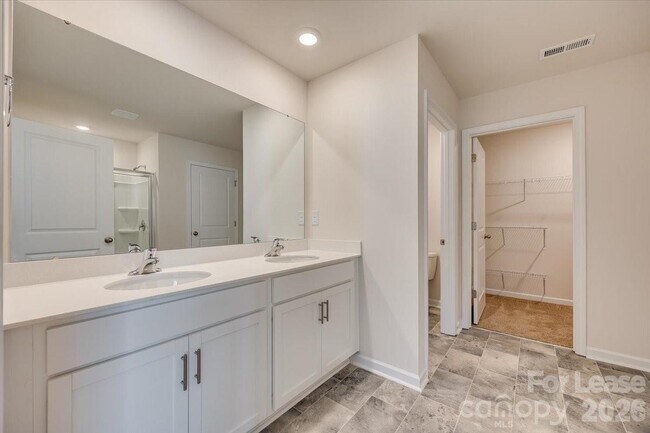 Building Photo - 587 King Clover Ln