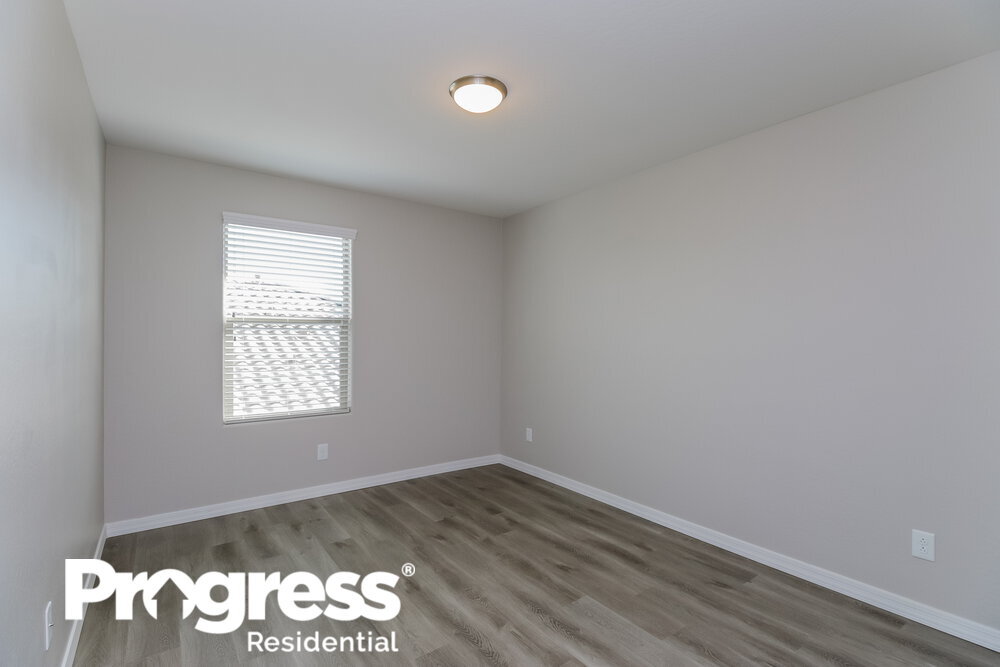 Building Photo - 1563 S Loren Ln