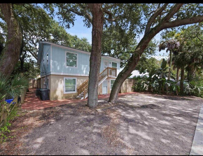 Primary Photo - 208 A St