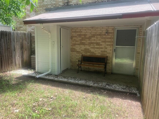 Building Photo - 115 Austin Stone Dr