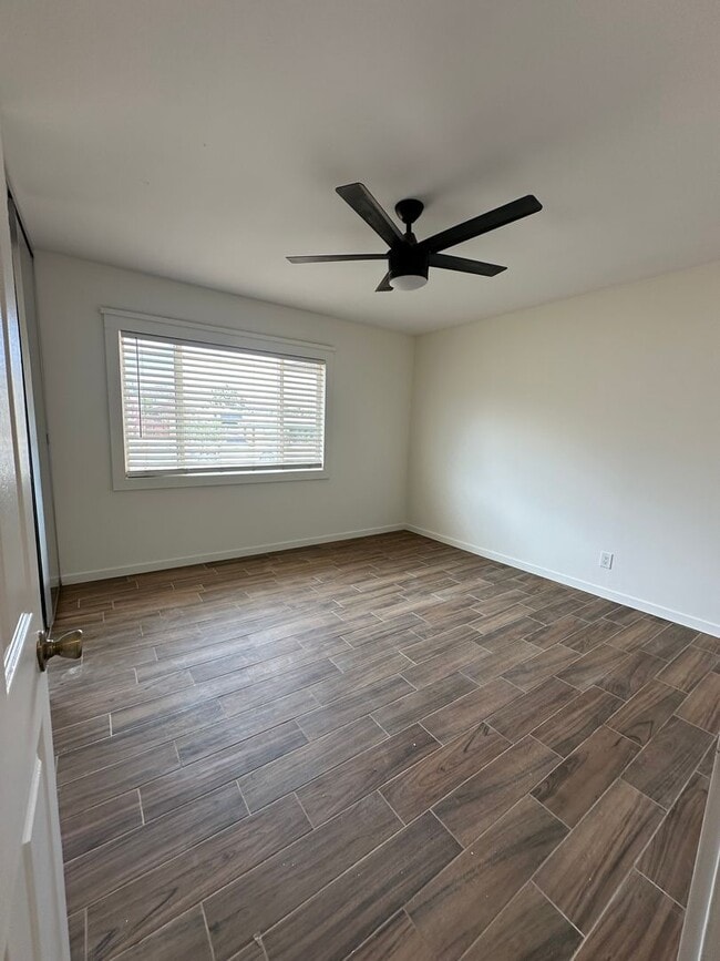 Building Photo - Newly Remodeled 3 bed 1 bath home!