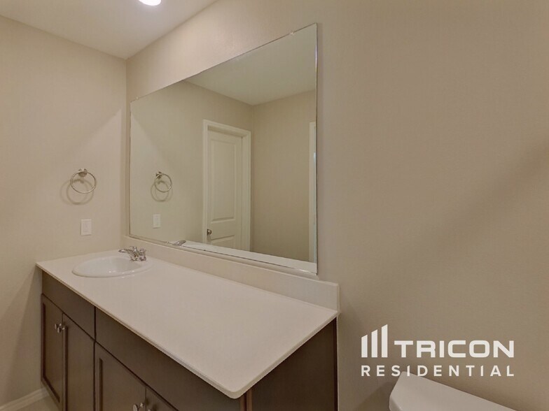 Building Photo - 304 Ranchito Pass