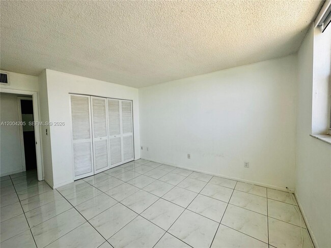 Building Photo - 1501 S Ocean Dr