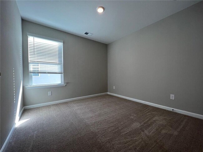 Building Photo - 119 Seed Ln