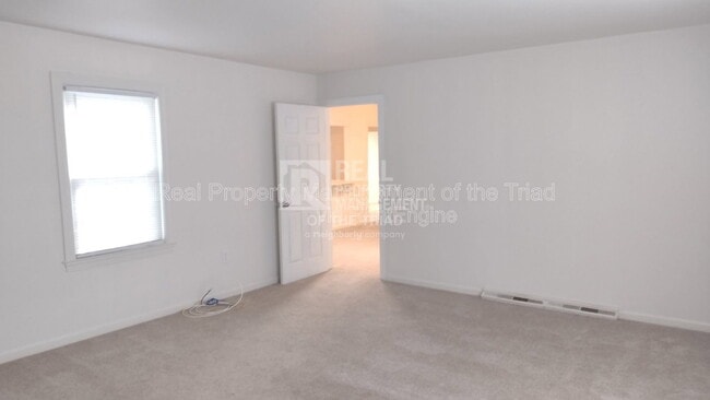 Building Photo - 4545 Jessup Grove Rd