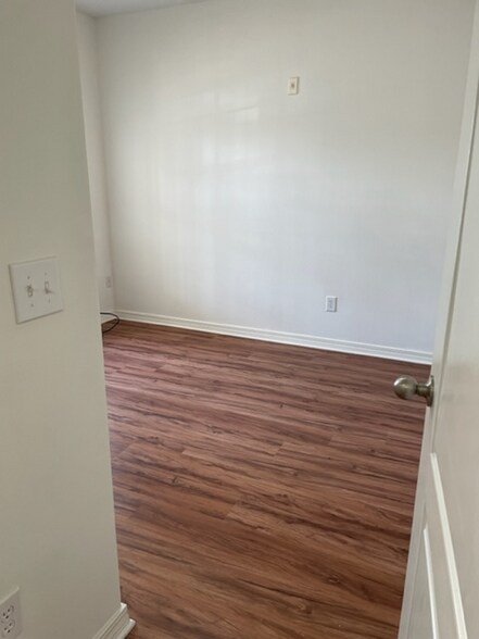 Building Photo - 4672 Crossing Ct