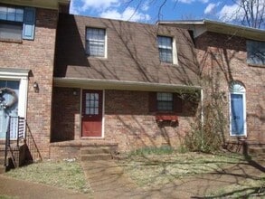 Building Photo - 1623 Huntington Dr