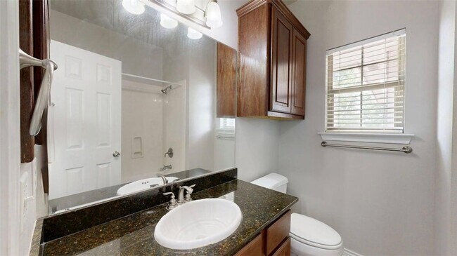 Building Photo - 141 Forest Dr Loop