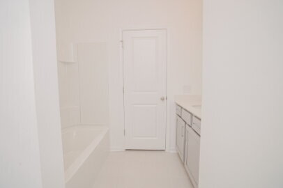 Building Photo - Spacious 4BR Single-level Home with Open Floor Plan & 2-Car Garage