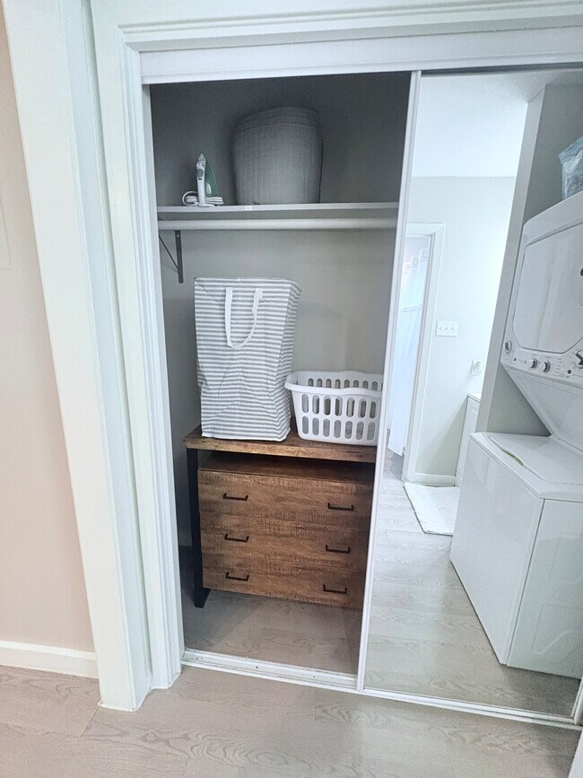 Building Photo - 6705 Great Northern Blvd