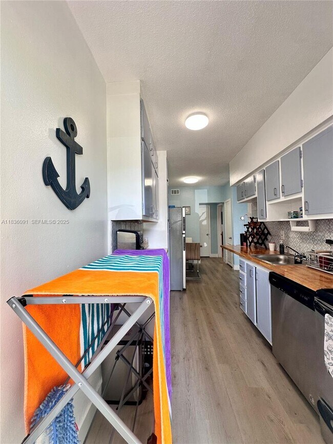 Building Photo - 2200 S Ocean Dr